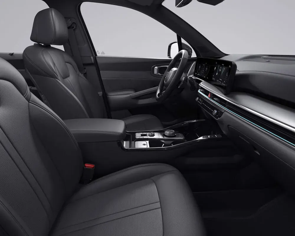 Просторий та технологічний салон