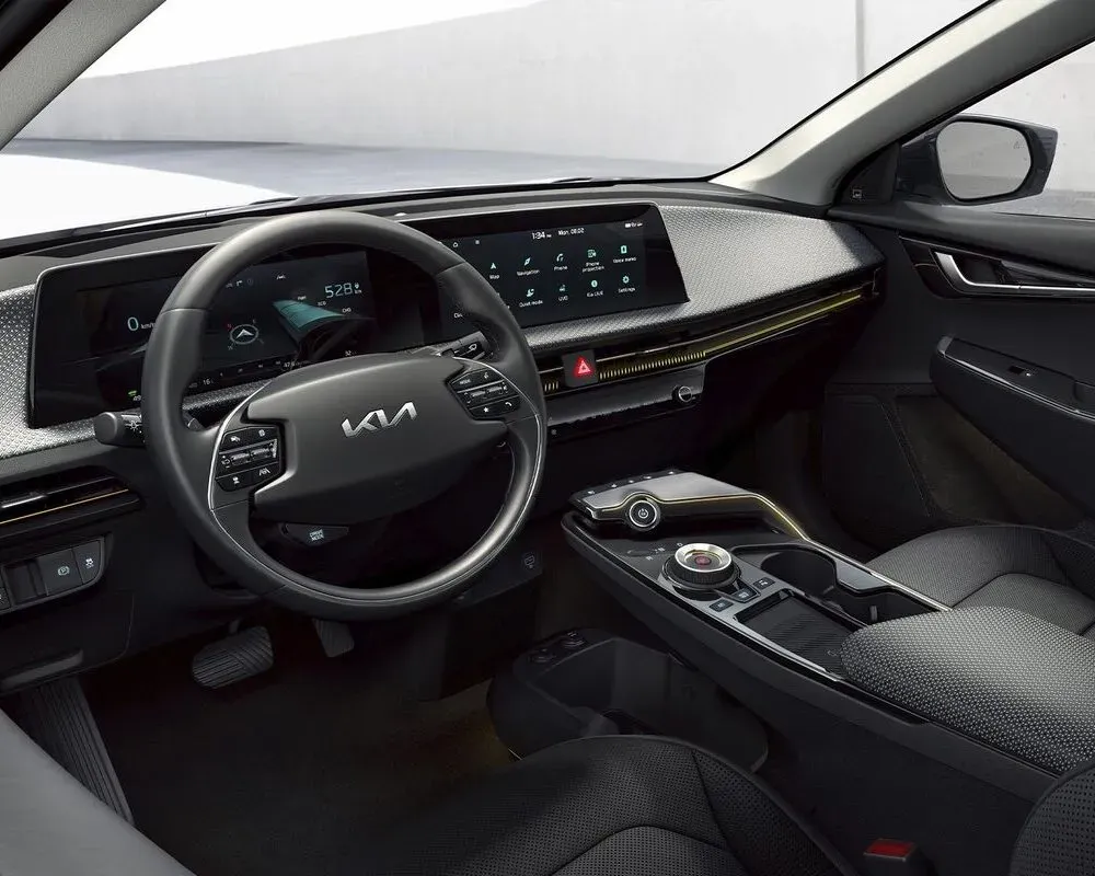 Просторий і сучасний інтер’єр