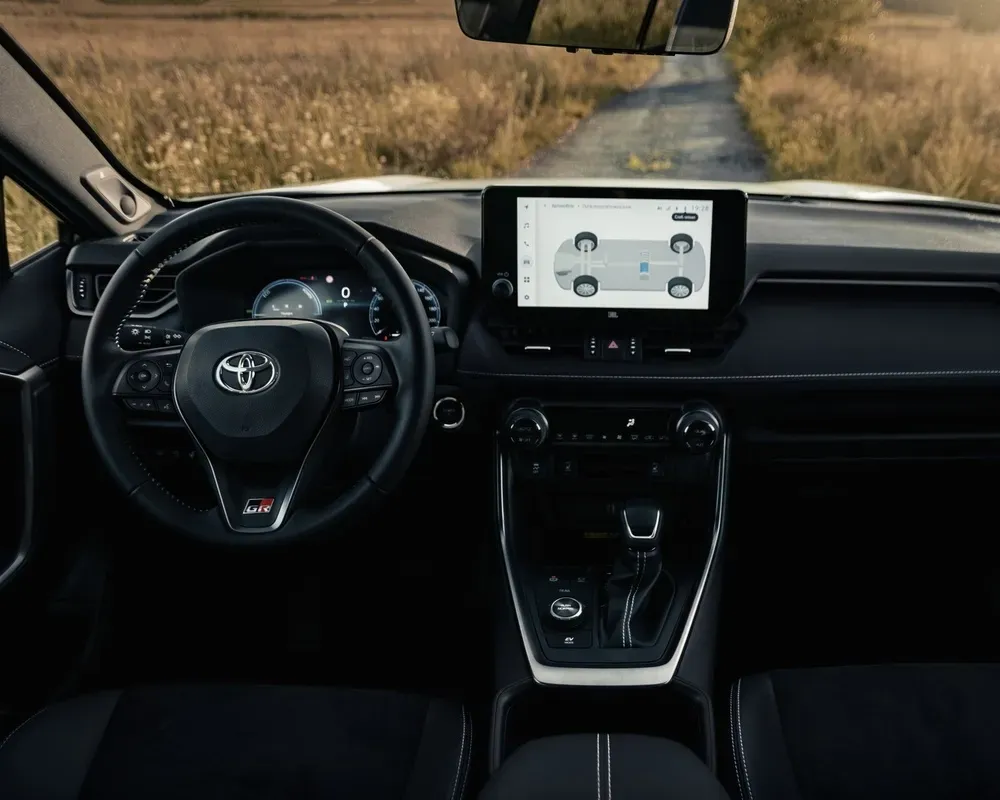 Просторий салон