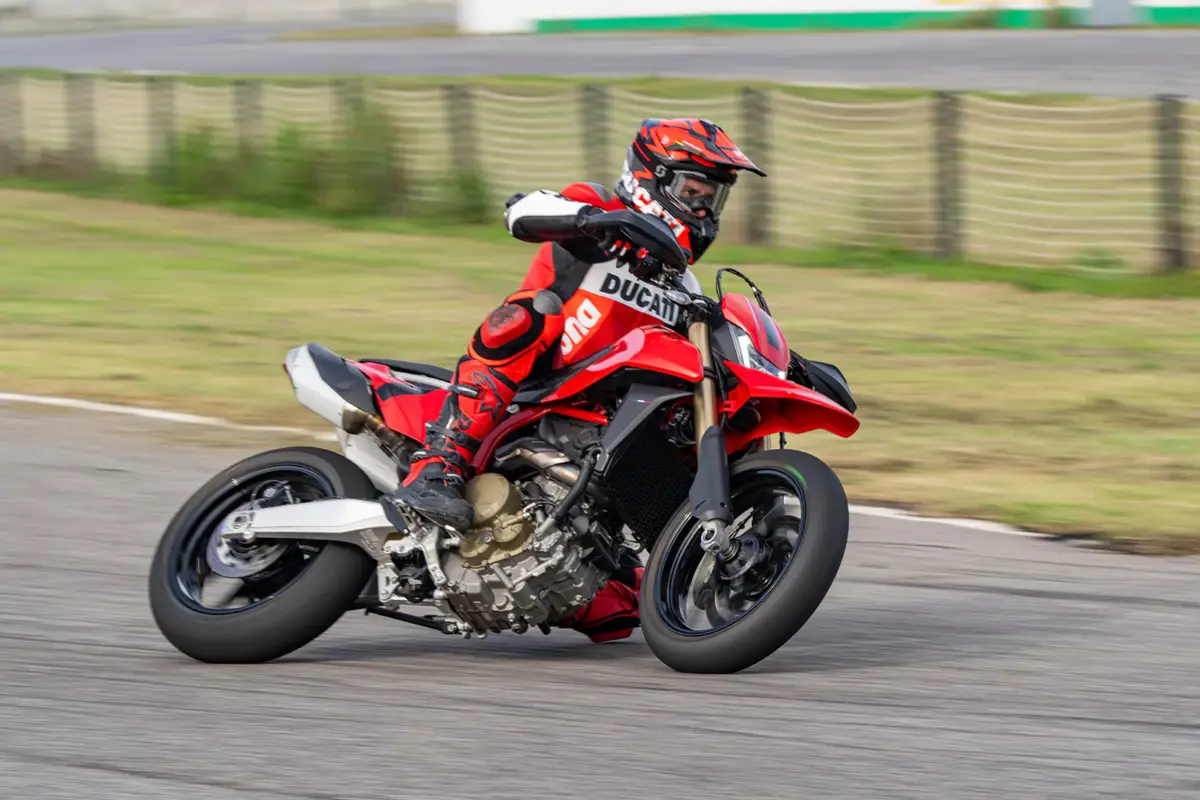 Мотоцикл Ducati Hypermotard 698 Mono - фото 30